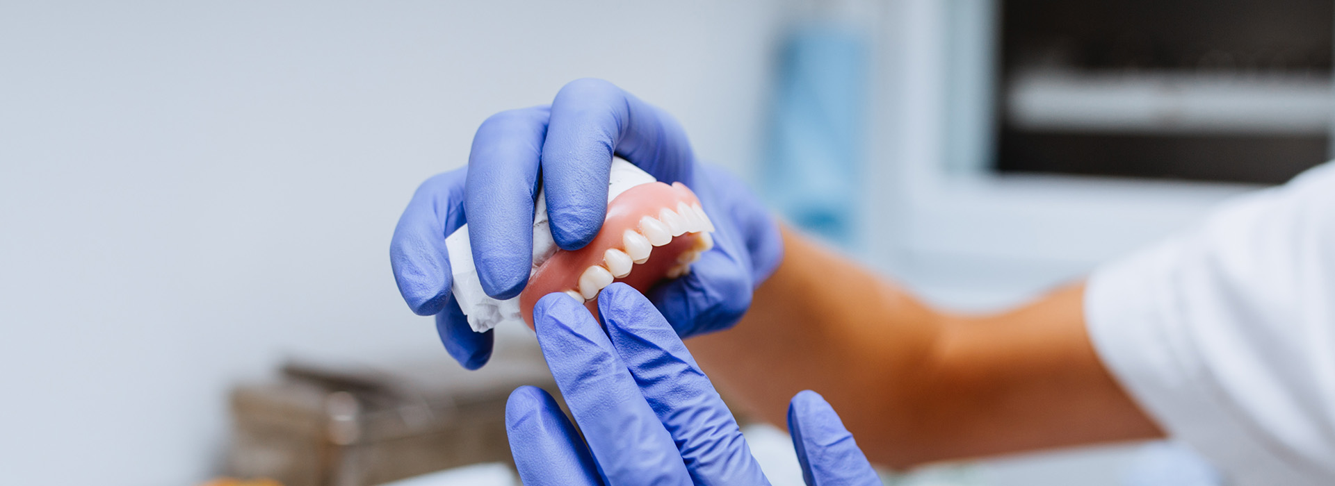 Dream Dental Group | TMJ Disorders, Periodontal Surgery and Teeth Whitening